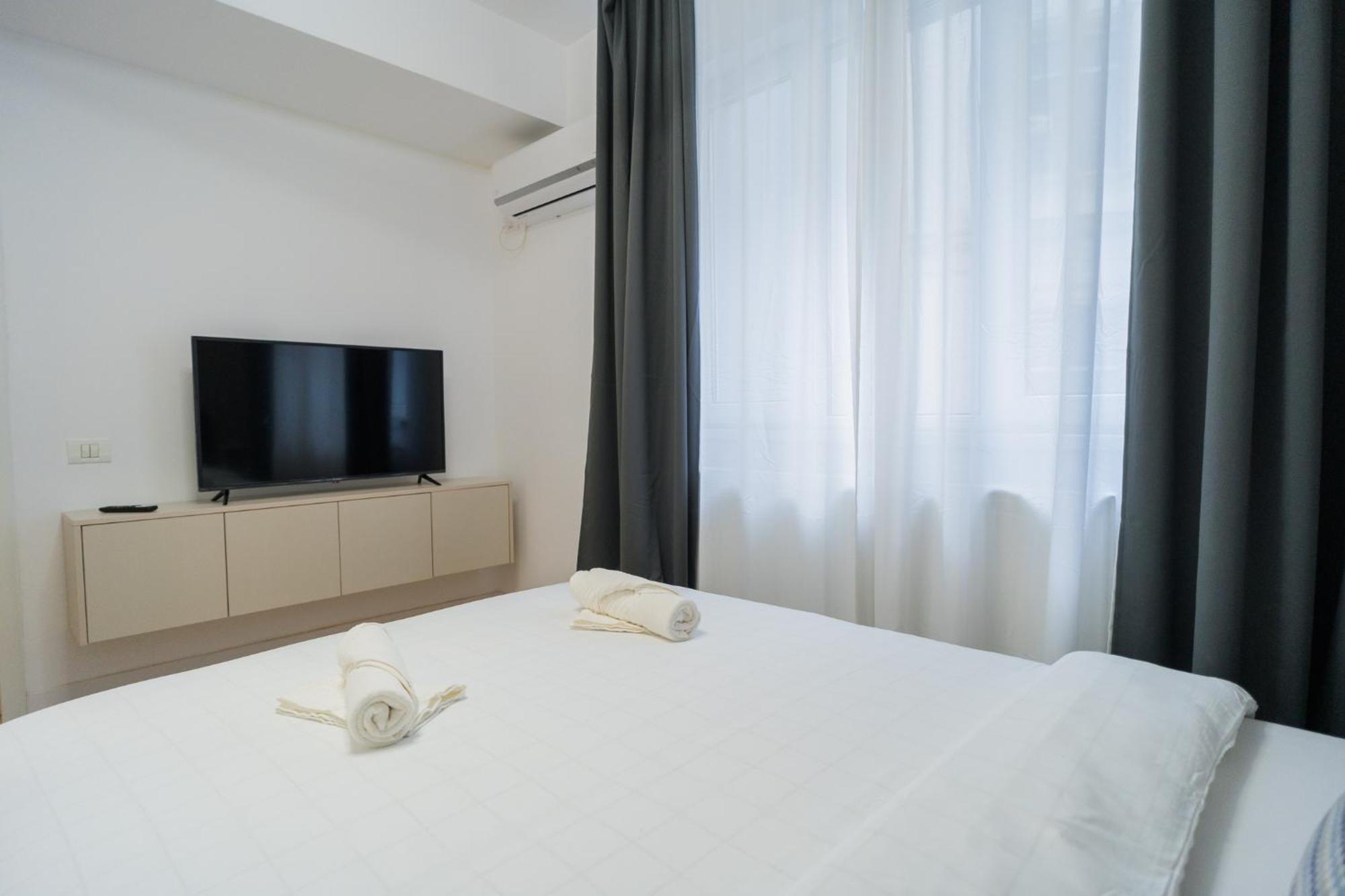Elegant Gem Victoriei Avenue Apartment Букурещ Екстериор снимка