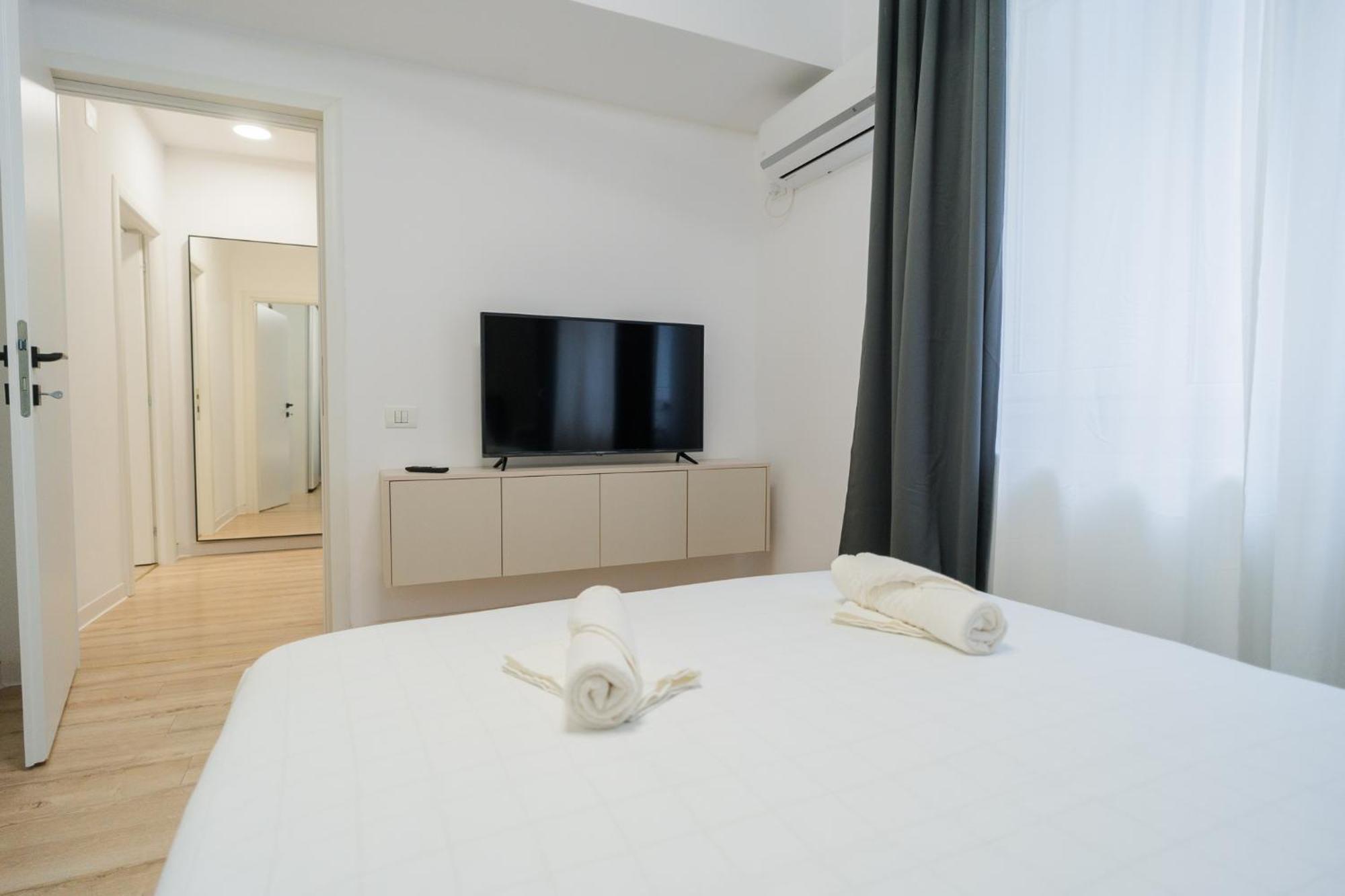 Elegant Gem Victoriei Avenue Apartment Букурещ Екстериор снимка